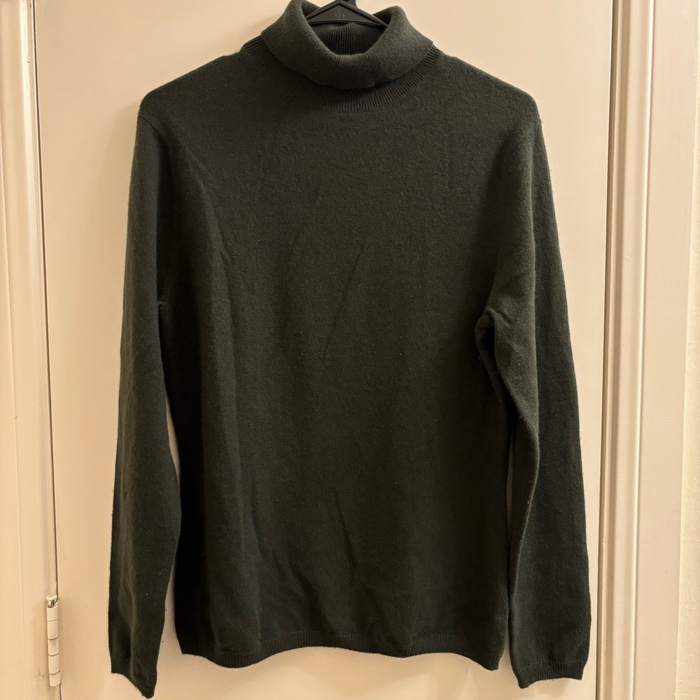 Prive Green Cashmere Sweater Turtleneck